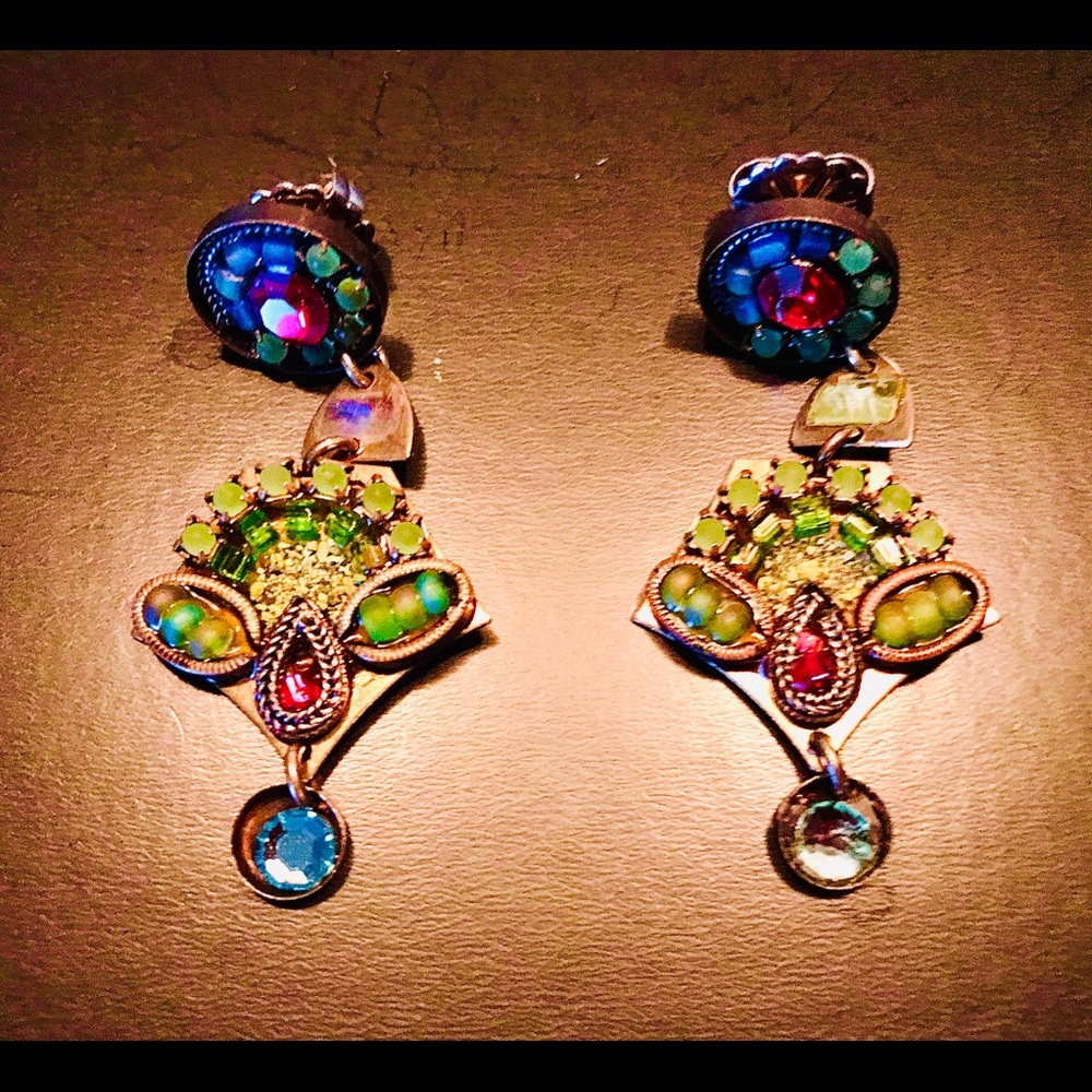 AYALA NEVER WORN STUNNING COLORS BEADED EARRINGS